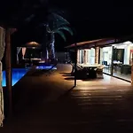 Primera Linea, Piscina, Jacuzzi Y Playa Privada فيلة *